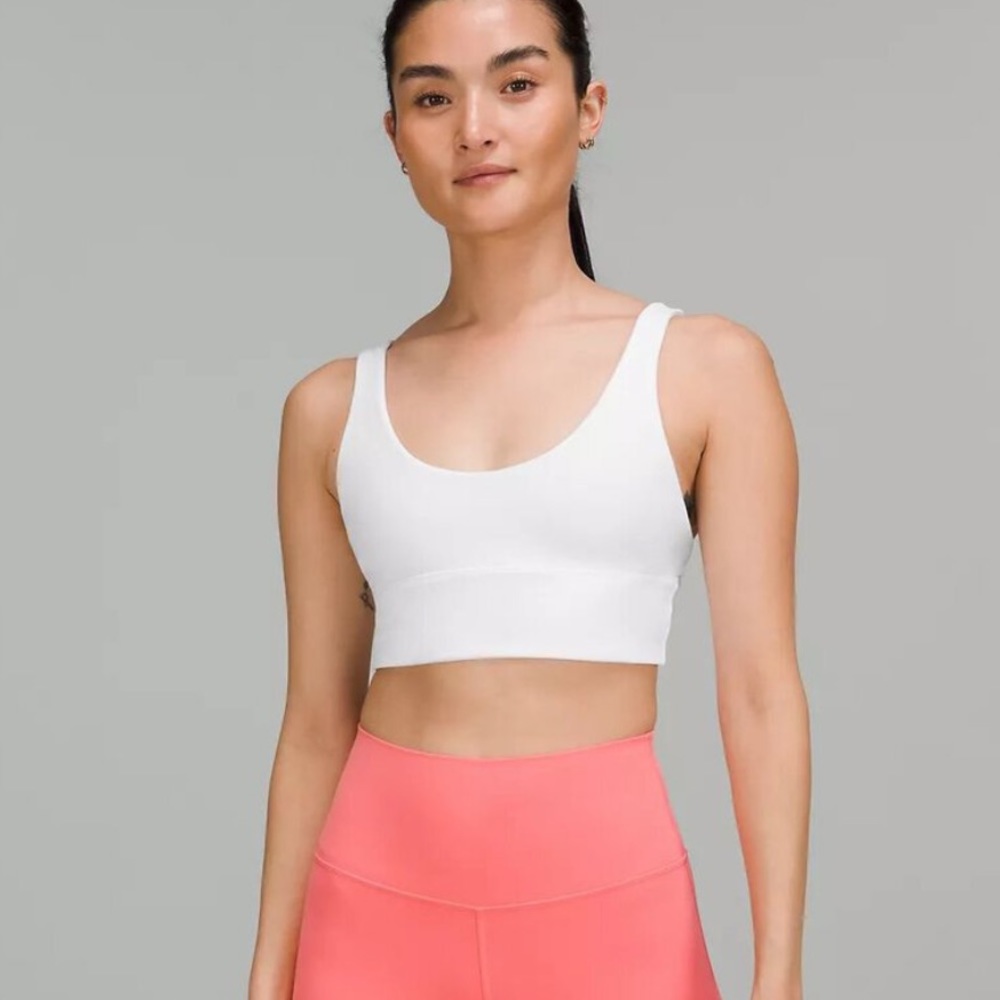LULULEMON ALIGN REVERSIBLE BRA IN WHITE/STRAWBERRY MILKSHAKE NWT - SIZE 8 - Picture 3 of 4